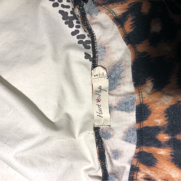 HEART&HIPS | Long Sleeves | Crop Top | Animal Print | S - Picture 4 of 4